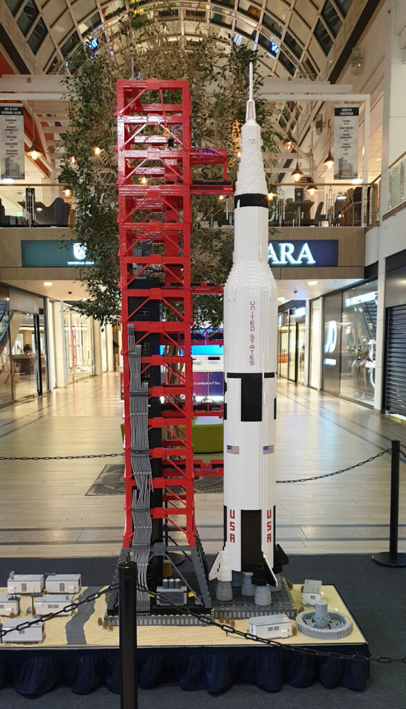 Ausstellung BrickFabrik im Elbe Einkaufszentrum, Saturn V