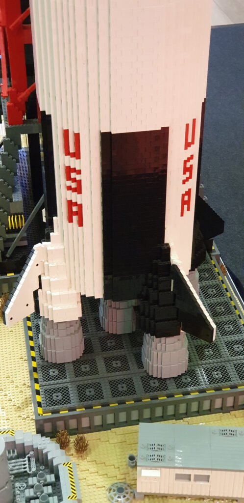 Ausstellung BrickFabrik im Elbe Einkaufszentrum, Saturn V