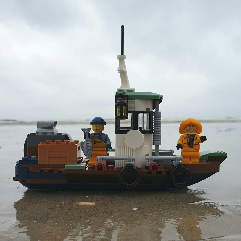 LEGO Hidden Side Kutter in St. Peter Ording