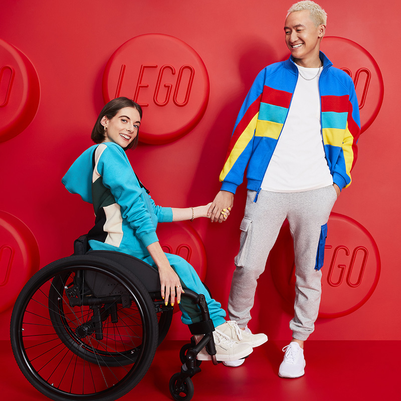 The LEGO Collection x Target bunte Kleidung in Lego-Optik