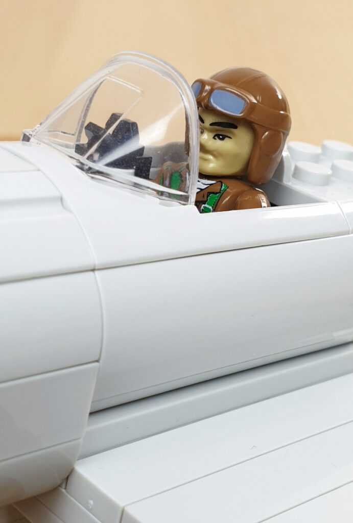 COBI Mitsubishi A6M2 Zero - Minifigur im Cockpit