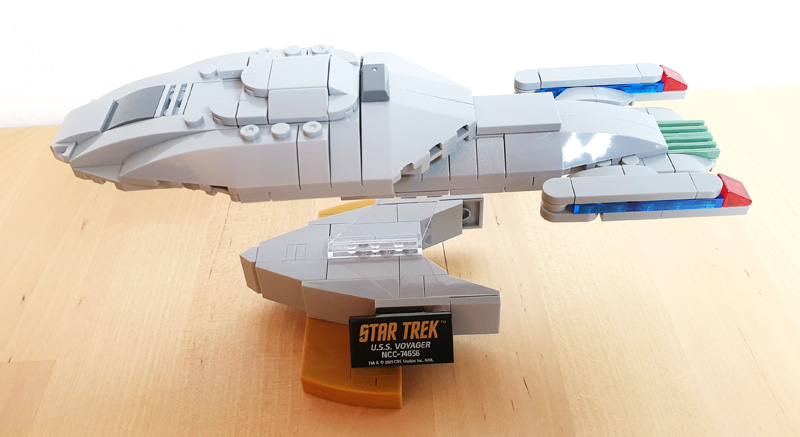 BlueBrixx Pro Star Trek Voyager NCC 74656 aufgebautes Set