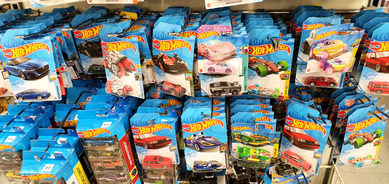 Hot Wheels Auswahl in Woolworth-Filiale