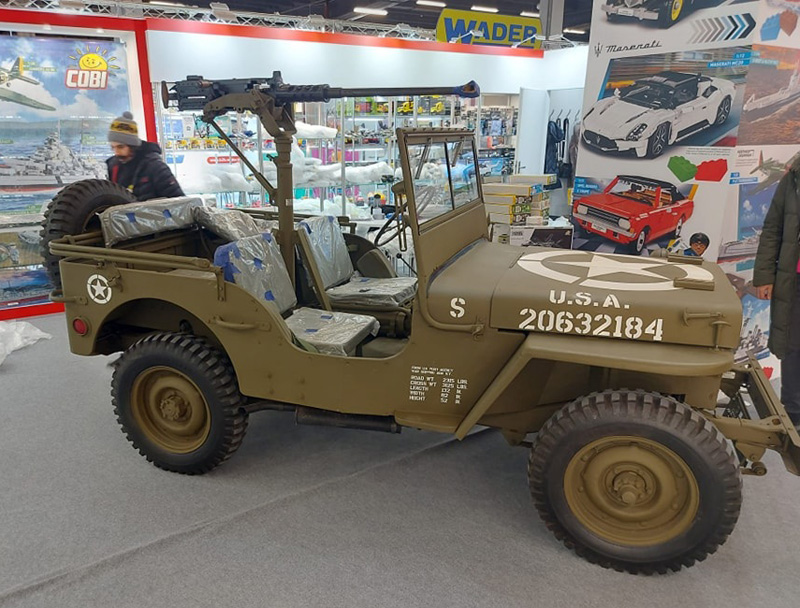 COBI auf der Spielwarenmesse in Kielce Willys Jeep Seitenansicht