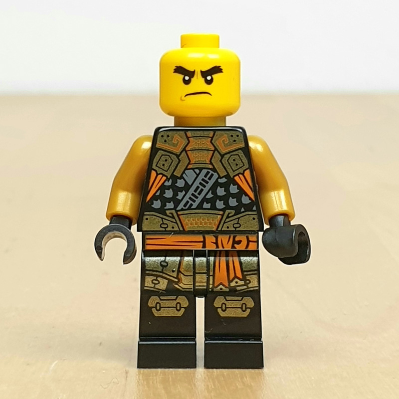 LEGO Ninjago Heft 95/2022 Goldener Cole Minifigur ohne Kopftuch