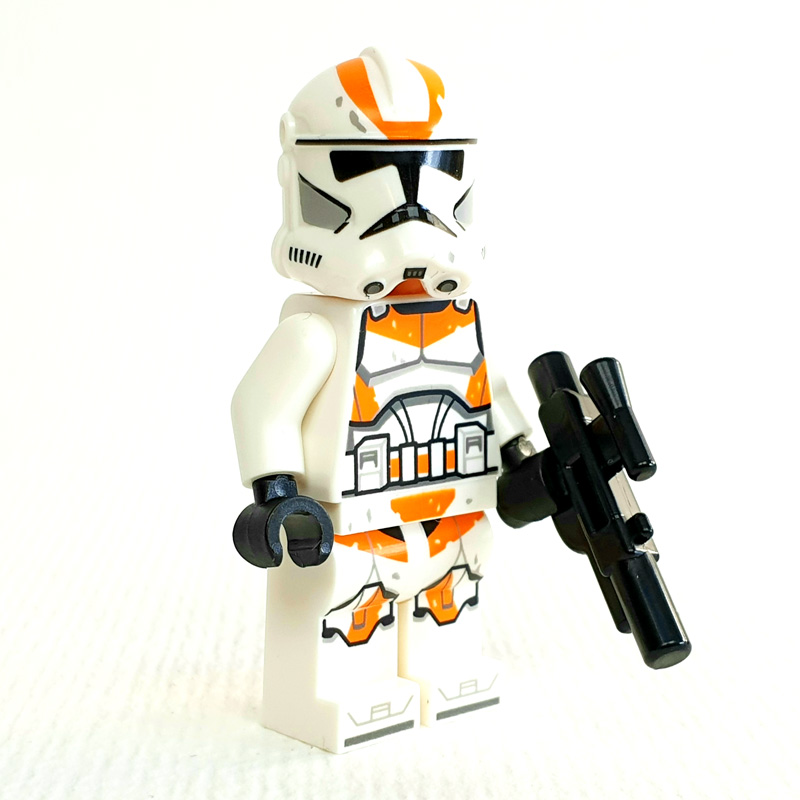 LEGO Star Wars Heft 93 / 2023 mit 212th Clone Trooper Minifigur Figur schräg mit Waffe