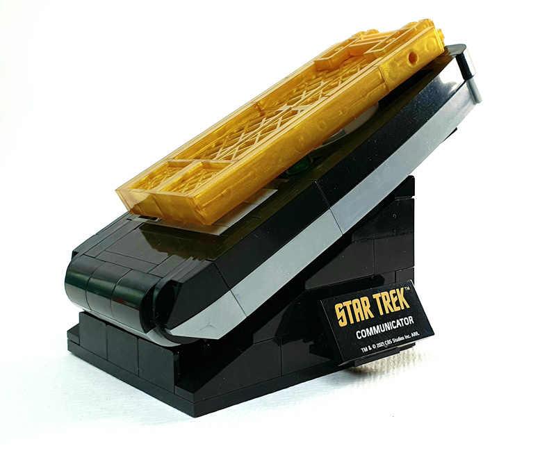 BlueBrixx pro Star Trek Communicator 104168 aufgebautes Set schräge Ansicht