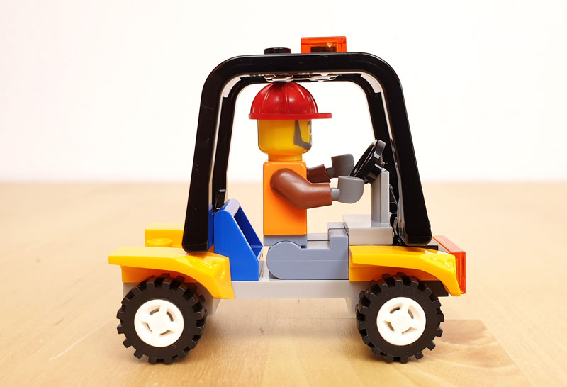 LEGO City Magazin Nr. 54/2023 Timo Tasche Minifigur mit Gepäckfahrzeug