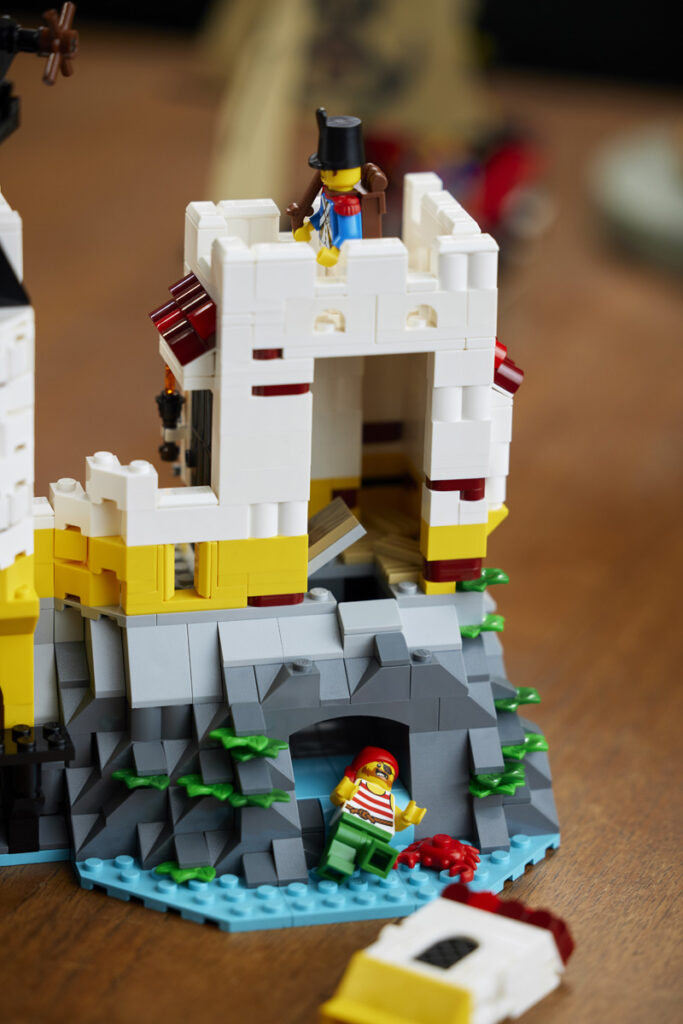 LEGO Eldorado Festung 10320 Setdetail mit Minifiguren