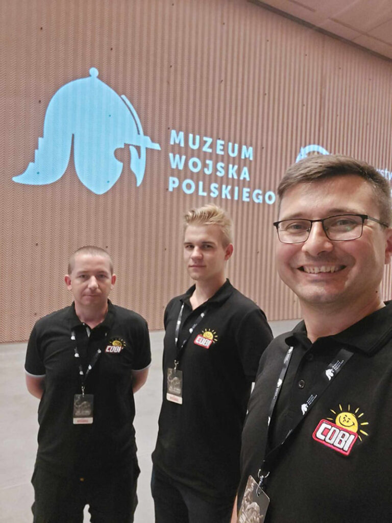 COBI News 52 Eröffnung polnisches Armeemuseum Arthur Wiktor und Lukasz