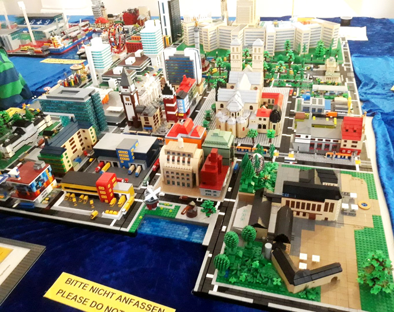 LEGO-Ausstellung Kloster Machern 2023 Aussteller Wolfgang Micropolis DHl Depot