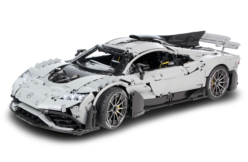 CaDA C61503W Mercedes AMG One schräge Ansicht