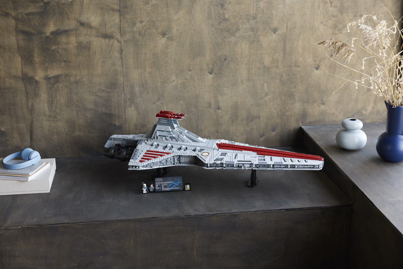 LEGO Star Wars Angriffskreuzer Venator UCS 75367 Lifestyle komplettes Set