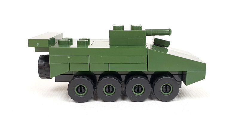 COBI 2241 LAV III APC Nano Tank aufgebaut Seitenansicht