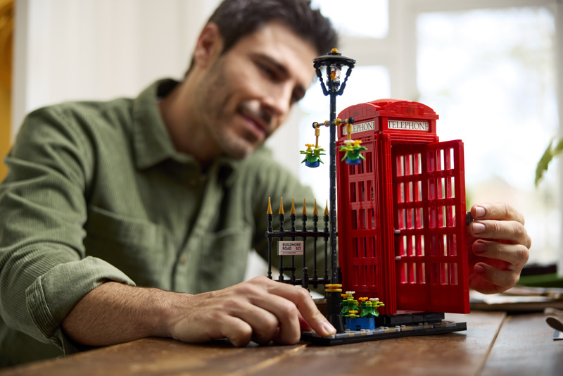 LEGO Ideas 21347 Rote Londoner Telefonzelle Lifestyle