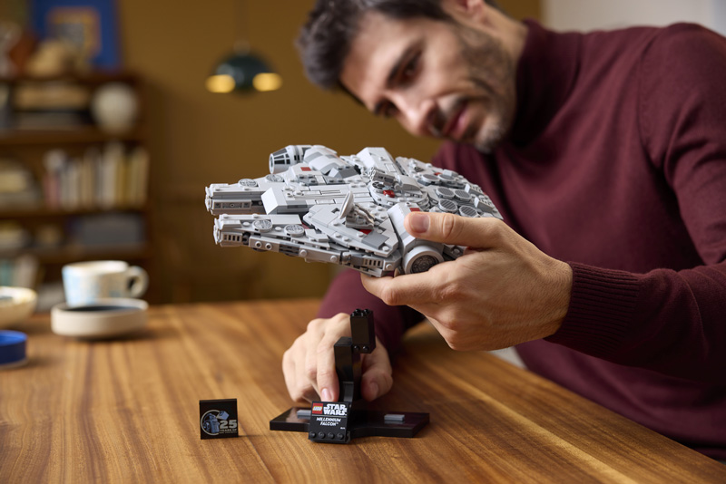 LEGO Millenium Falcon 75375 Lifestyle Jubiläum 25 Jahre