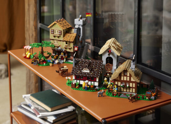 LEGO Mittelalterlicher Stadtplatz 10332 ergänzt Burg der Löwenritter