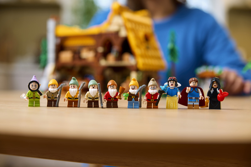 LEGO Schneewittchens Hütte 43242 Minifiguren