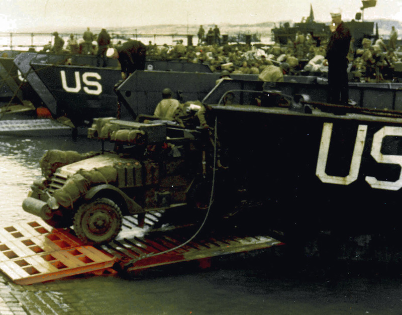 Landungsboote werden beladen, D-Day