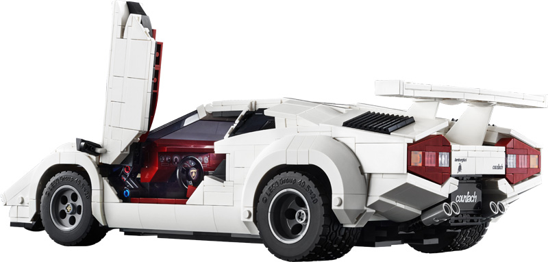 LEGO 10337 Lamborghini Countach Set schräge Ansicht Türen geöffnet