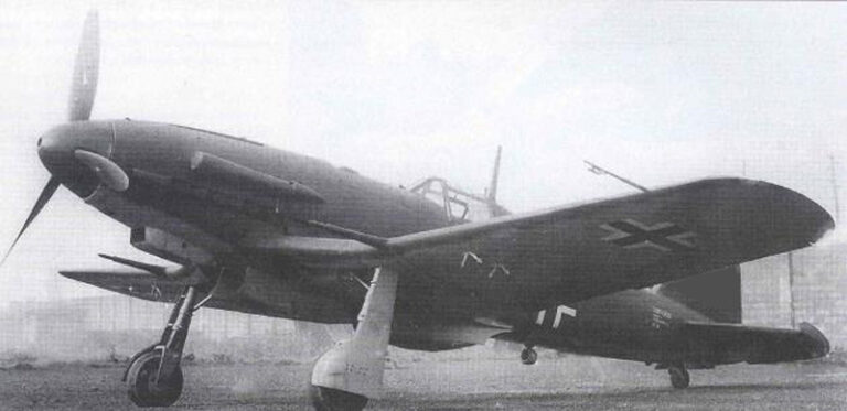 Kit De Construction COBI 5867 - Avion FIAT G.55 CENTAURO - Neuf - Collection Maquette