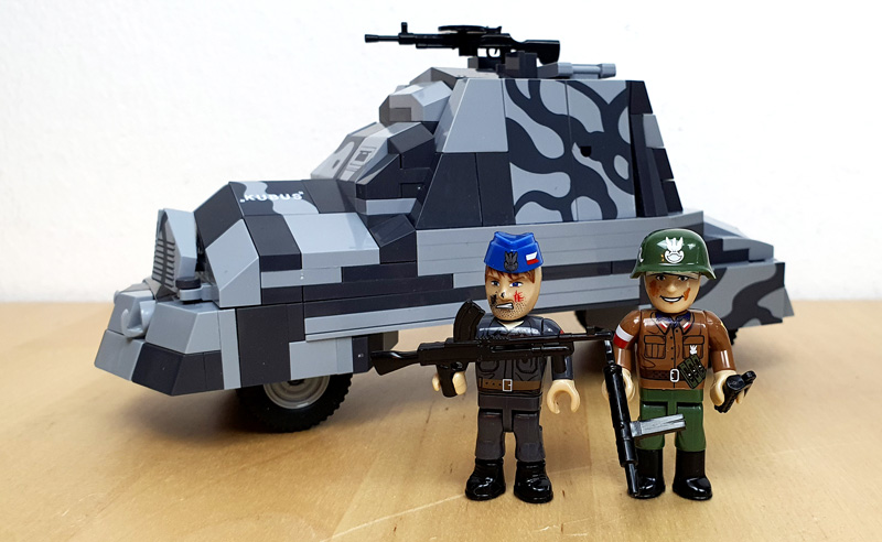 COBI Kubus 3114 Set aufgebaut mit Minifiguren