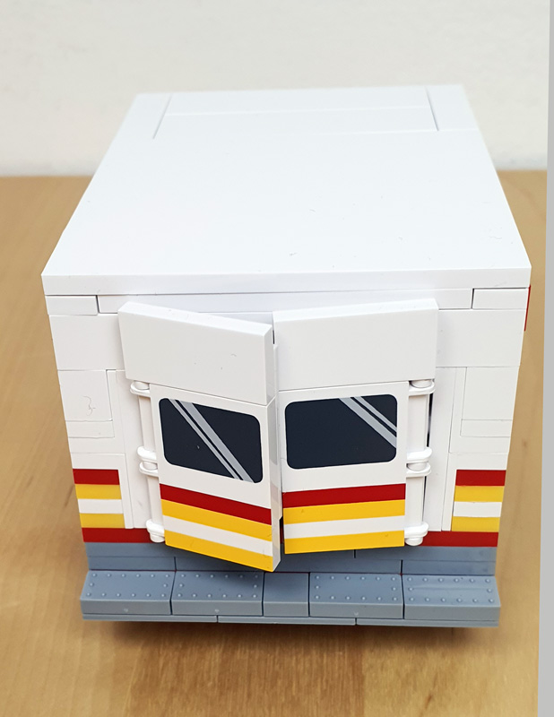 COBI RAM 3500 Ambulance 24609 aufgebaut Tür