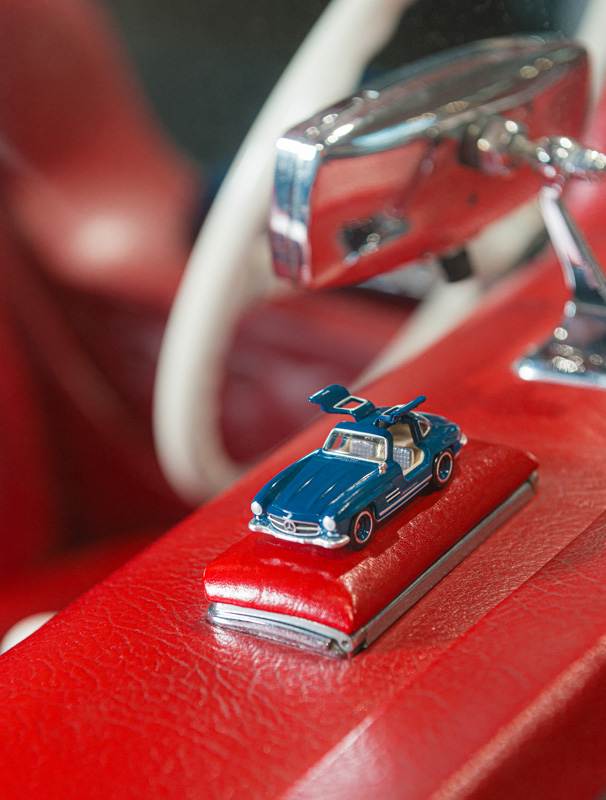 Mattel Brick Shop Hot Wheels Mercedes 300 SL Lifestyle