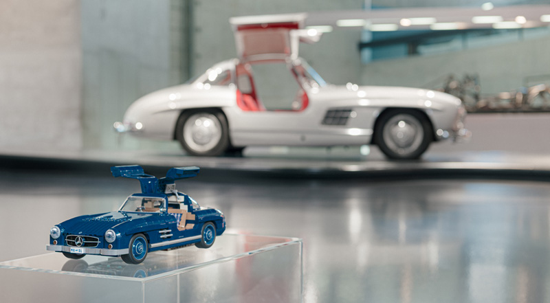 Mattel Brick Shop Hot Wheels Mercedes 300 SL Lifestyle