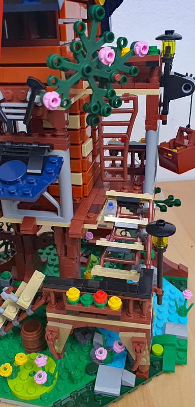 CaDA Four Seasons Tree House C66004W gebaut Detail