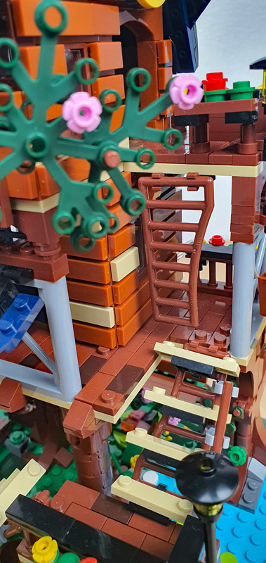 CaDA Four Seasons Tree House C66004W gebaut Detail