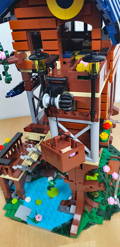 CaDA Four Seasons Tree House C66004W gebaut Detail