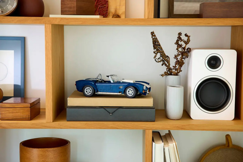 LEGO 10357 Shelby Cobra Lifestyle