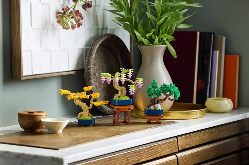 LEGO Botanicals Mini Bonsais 10373 Lifestyle