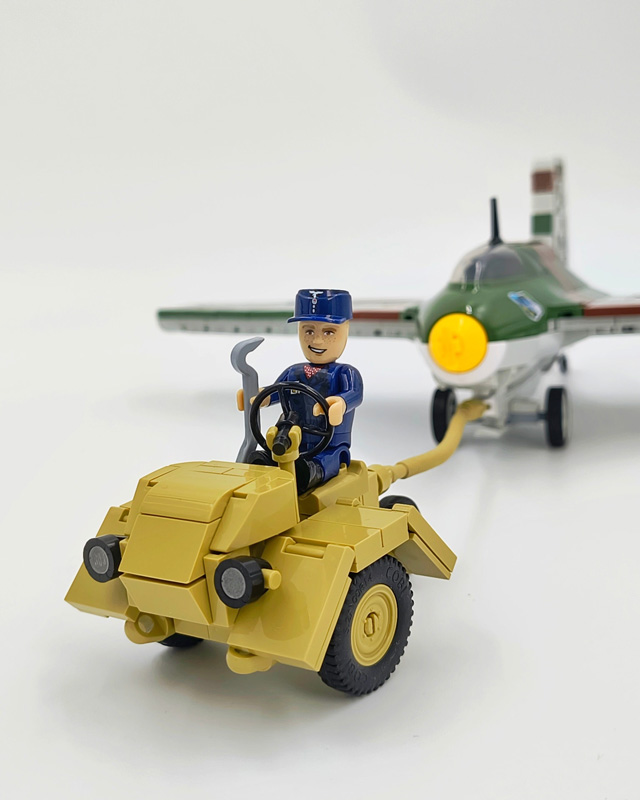 OBI 5765 Messerschmitt Me 163B Komet & Scheuch-Schlepper Limited Edition