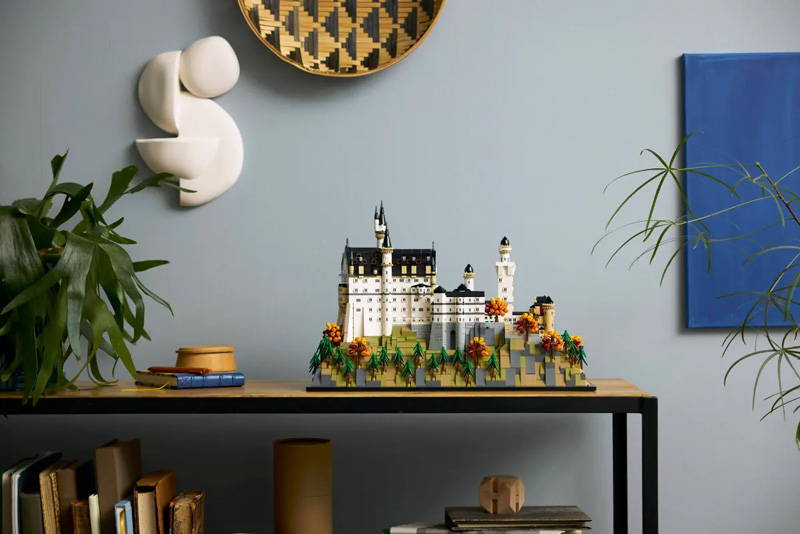 LEGO 21063 Schloss Neuschwanstein Lifestyle
