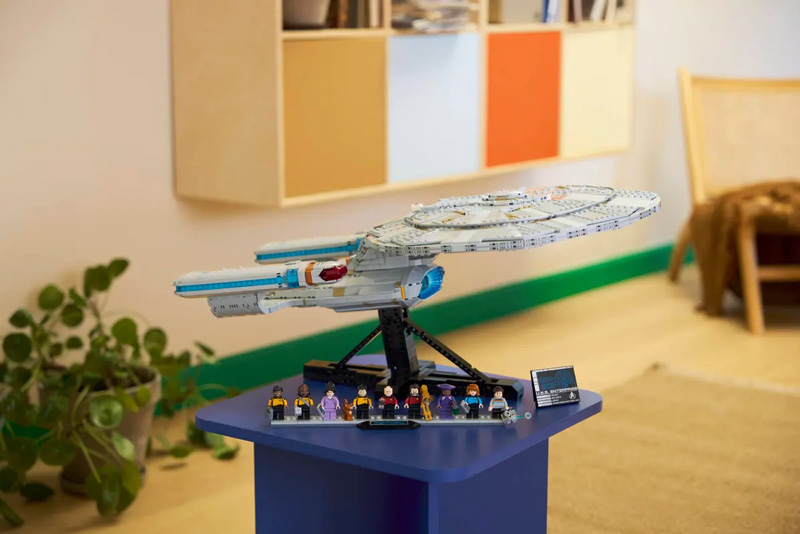 LEGO Star Trek: U.S.S. Enterprise NCC-1701-D Lifestyle