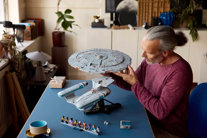 LEGO Star Trek: U.S.S. Enterprise NCC-1701-D Lifestyle