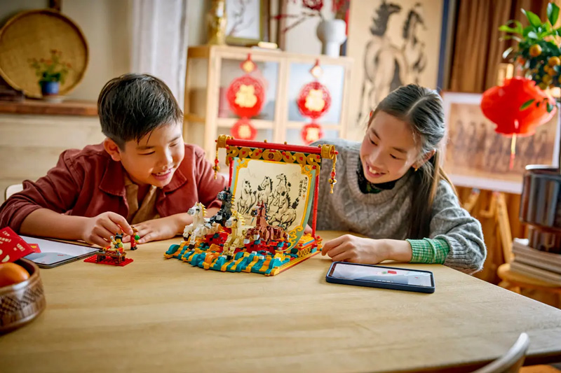 LEGO 80119 Leinwand mit galoppierenden Pferden Lifestyle