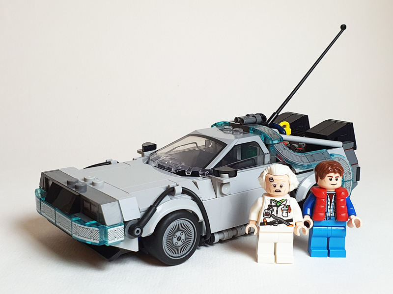LEGO Speed Champions Zeitmaschine DeLorean 77256 Set gebaut mit Minifiguren