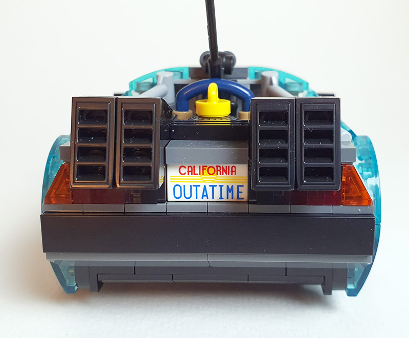 LEGO Speed Champions Zeitmaschine DeLorean 77256 Set gebaut