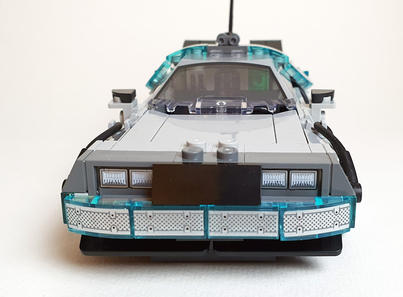 LEGO Speed Champions Zeitmaschine DeLorean 77256 Set gebaut