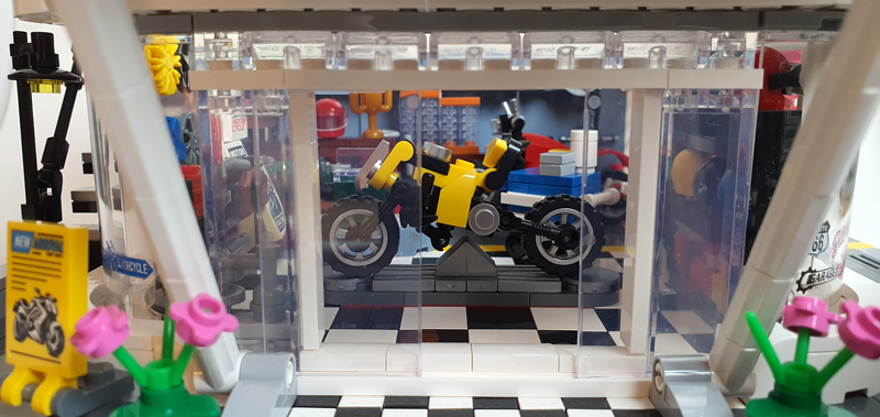 Pantasy Motorcycle Restaurant 85024 gebaut erstes Stockwerk