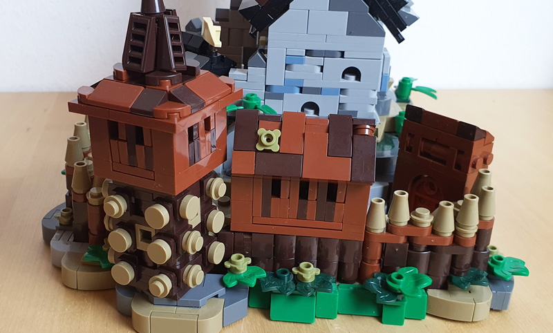 BlueBrixx Burg Blaustein – Bergfried und Vorburg gebaut