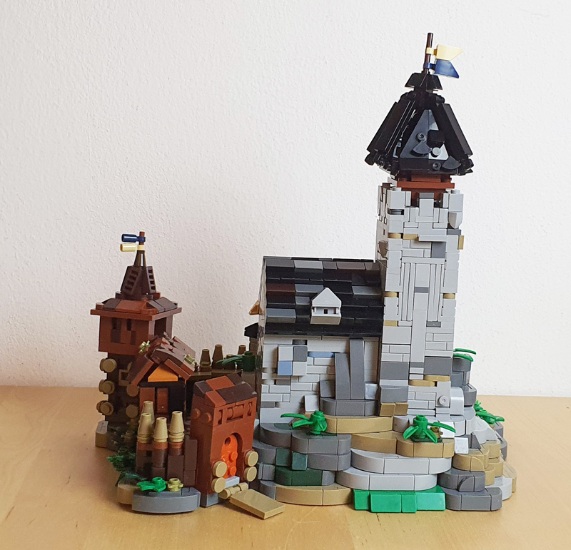 BlueBrixx Burg Blaustein – Bergfried und Vorburg gebaut