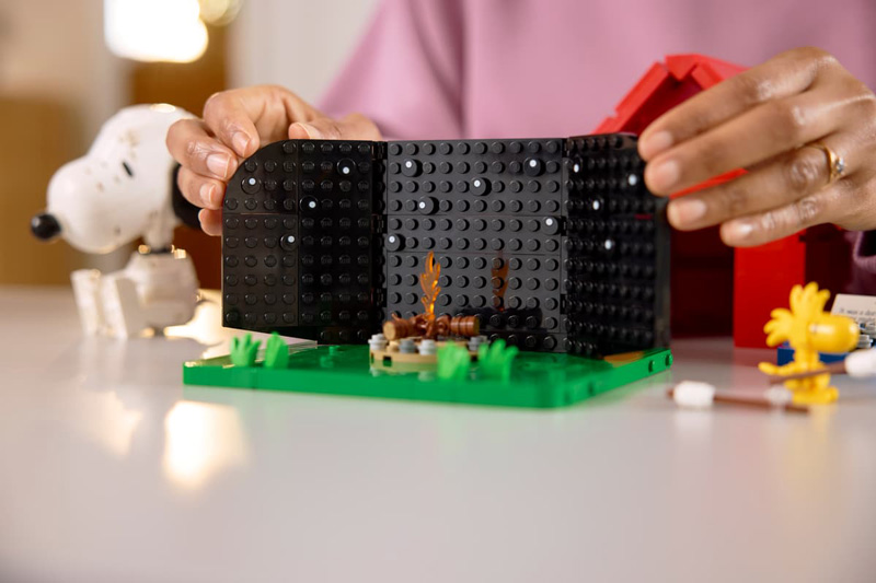 LEGO Peanuts Snoopy Hundehütte 21368 Lifestyle