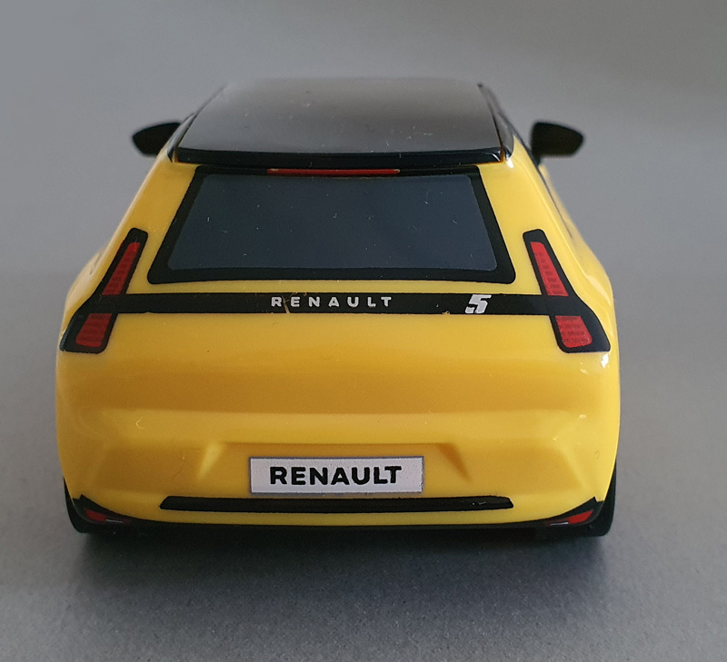 COBI Renault 5 E-Tech 24673 gebaut