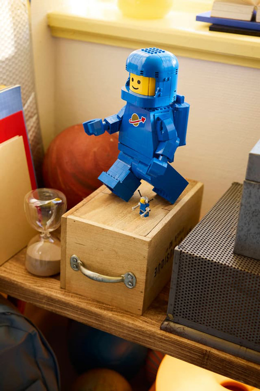 LEGO blauer Astronaut Minifigur 40921 Lifestyle