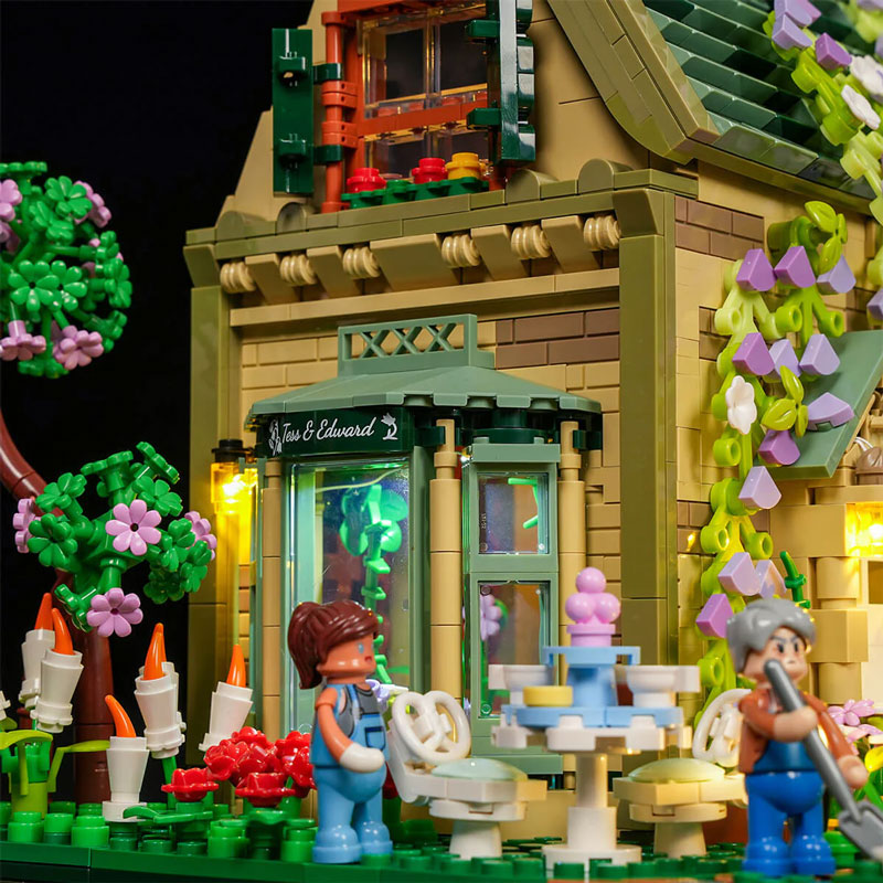 Lumibricks 10013 Garden Cottage Detail