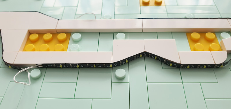 Lumibricks Weizenfeld mit Zypressen 21001 Aufbau Beleuchtung